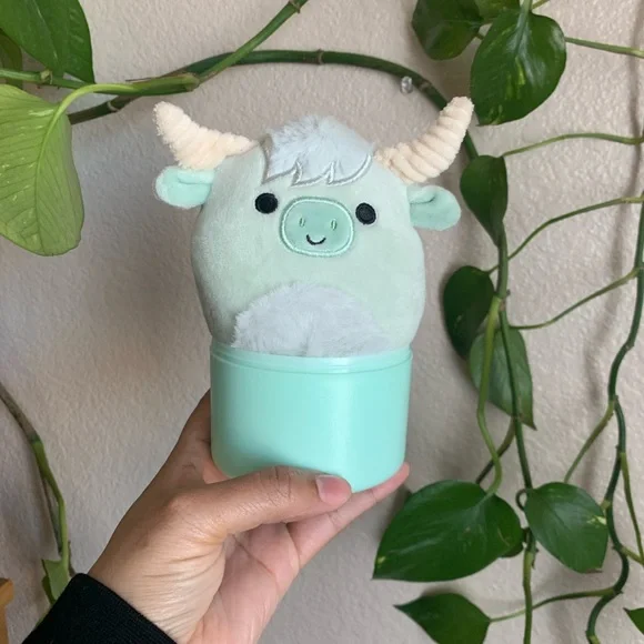 Squishmallows | Iver the Highland Cow | 4” - Picture 3 of 5